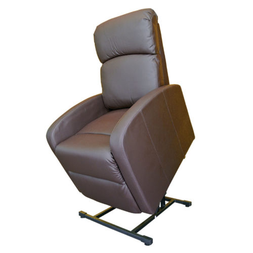 Fauteuil Releveur Primo Confort : Élégance et Bien-Être Le Primo Confort est un fauteuil releveur électrique au design contemporain, parfait pour tous les intérieurs. Doté d’une structure en acier renforcé, il supporte jusqu’à 120 kg. Grâce à sa télécommande, profitez de positions relaxantes ou relevez-vous en toute simplicité. Son dossier incurvé et son repose-jambes robuste garantissent un confort optimal. Disponible en simili-cuir chocolat ou tissu chiné gris souris, il allie style et praticité pour votre quotidien.